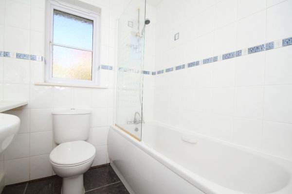 Cost of Shower Window Replacement in Palmetto